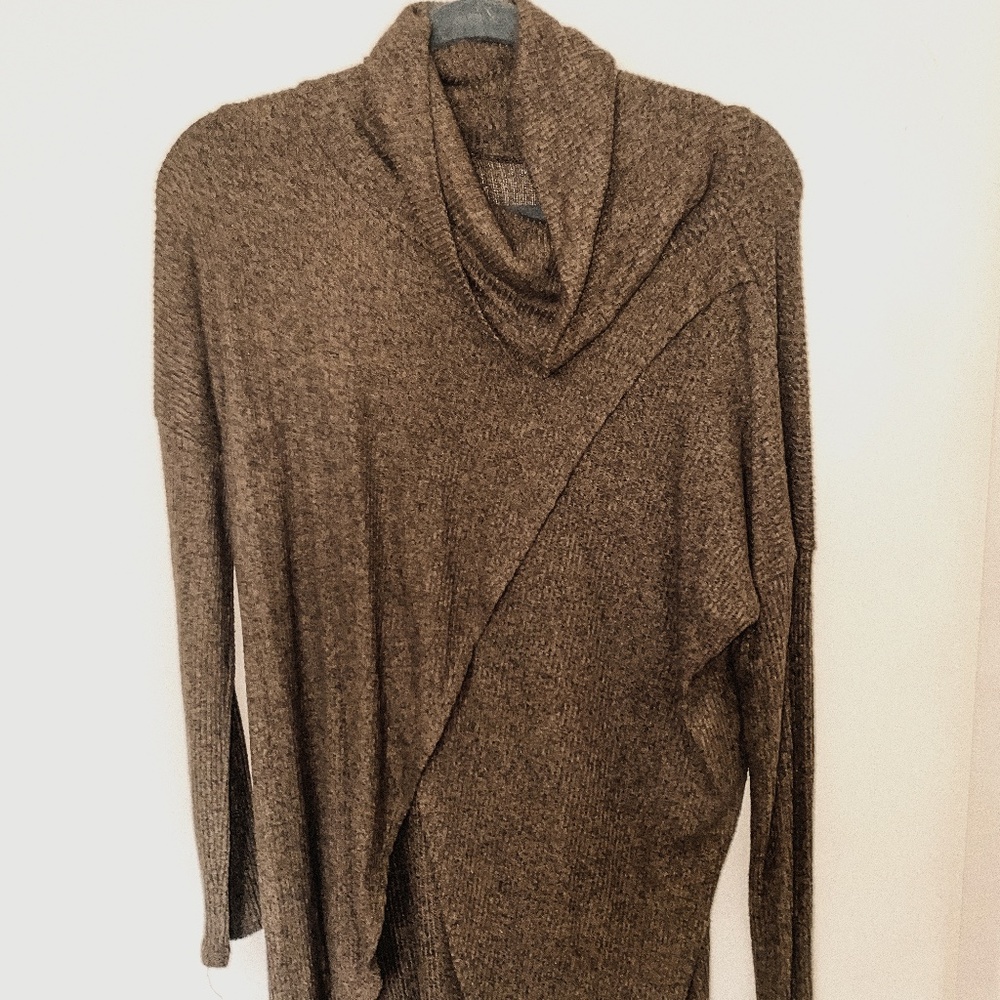 Brown, long turtle neck.